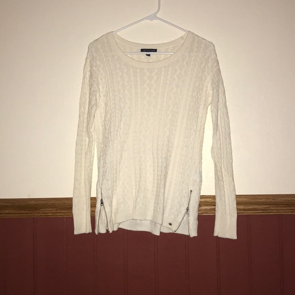 American Eagle cream sweater - Picture 1 of 1